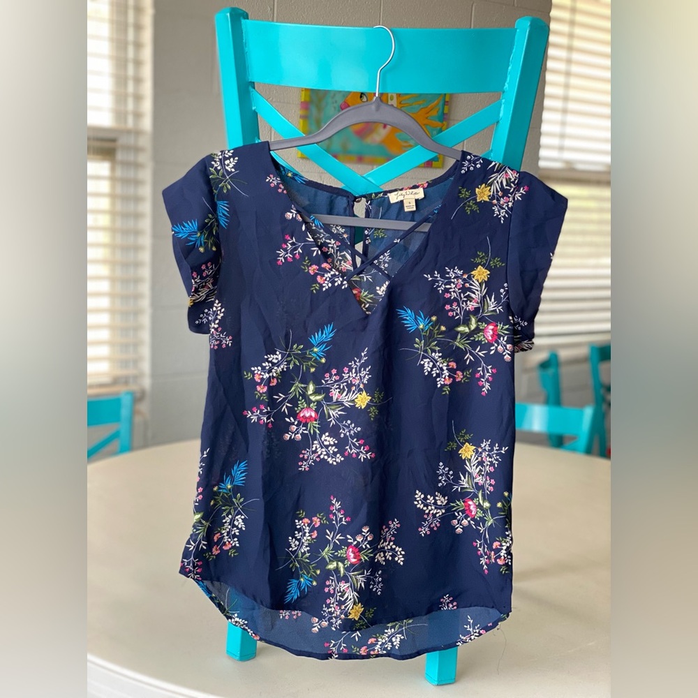 Lily White navy & floral top